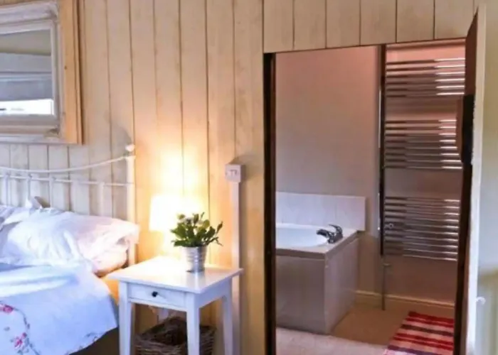 Beech Cottage ~ Close To York ~ Cozy Rural Stay